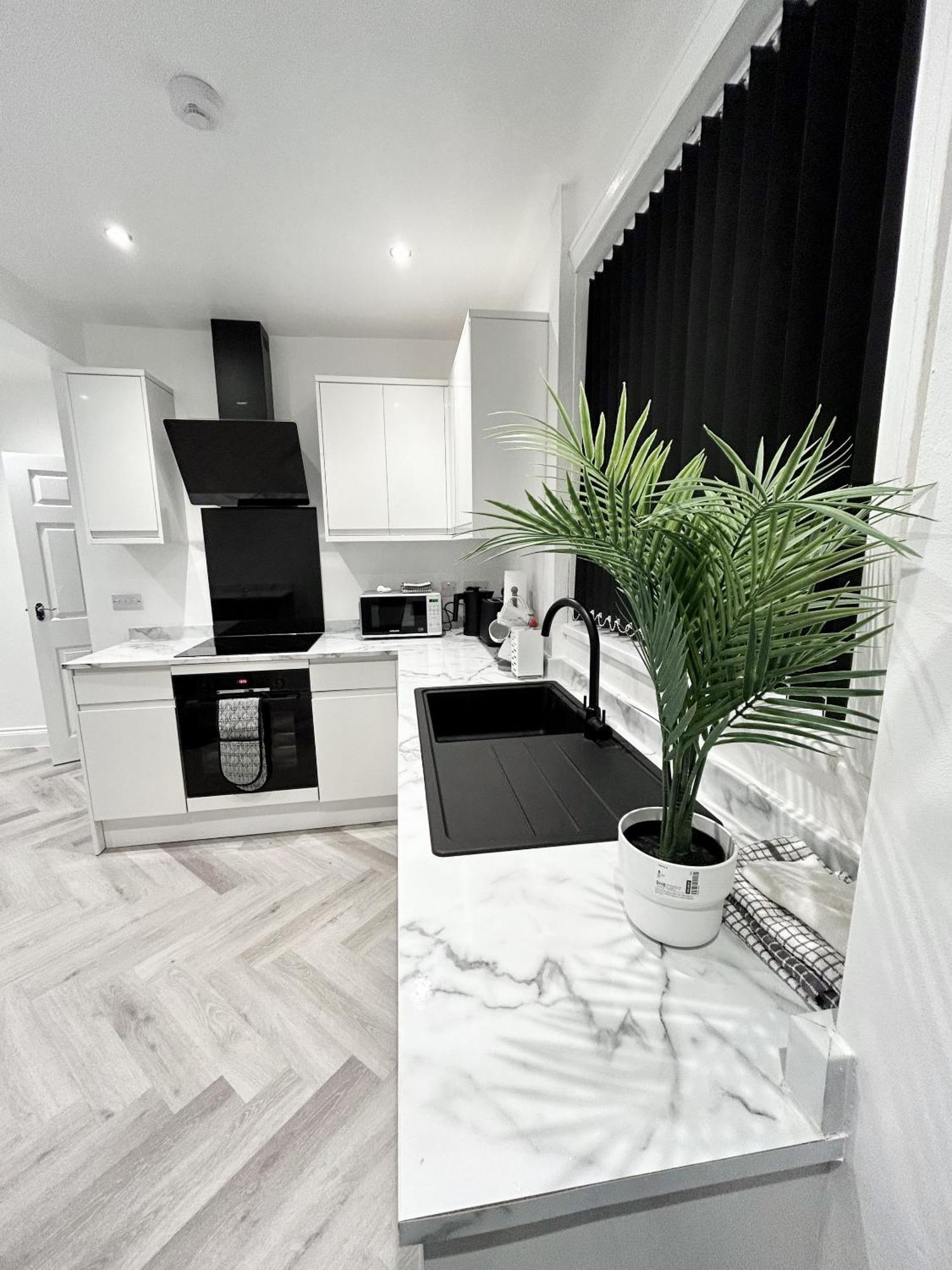 Lymer House - Stylish 3 Bedroom House In 伍尔弗汉普顿 外观 照片